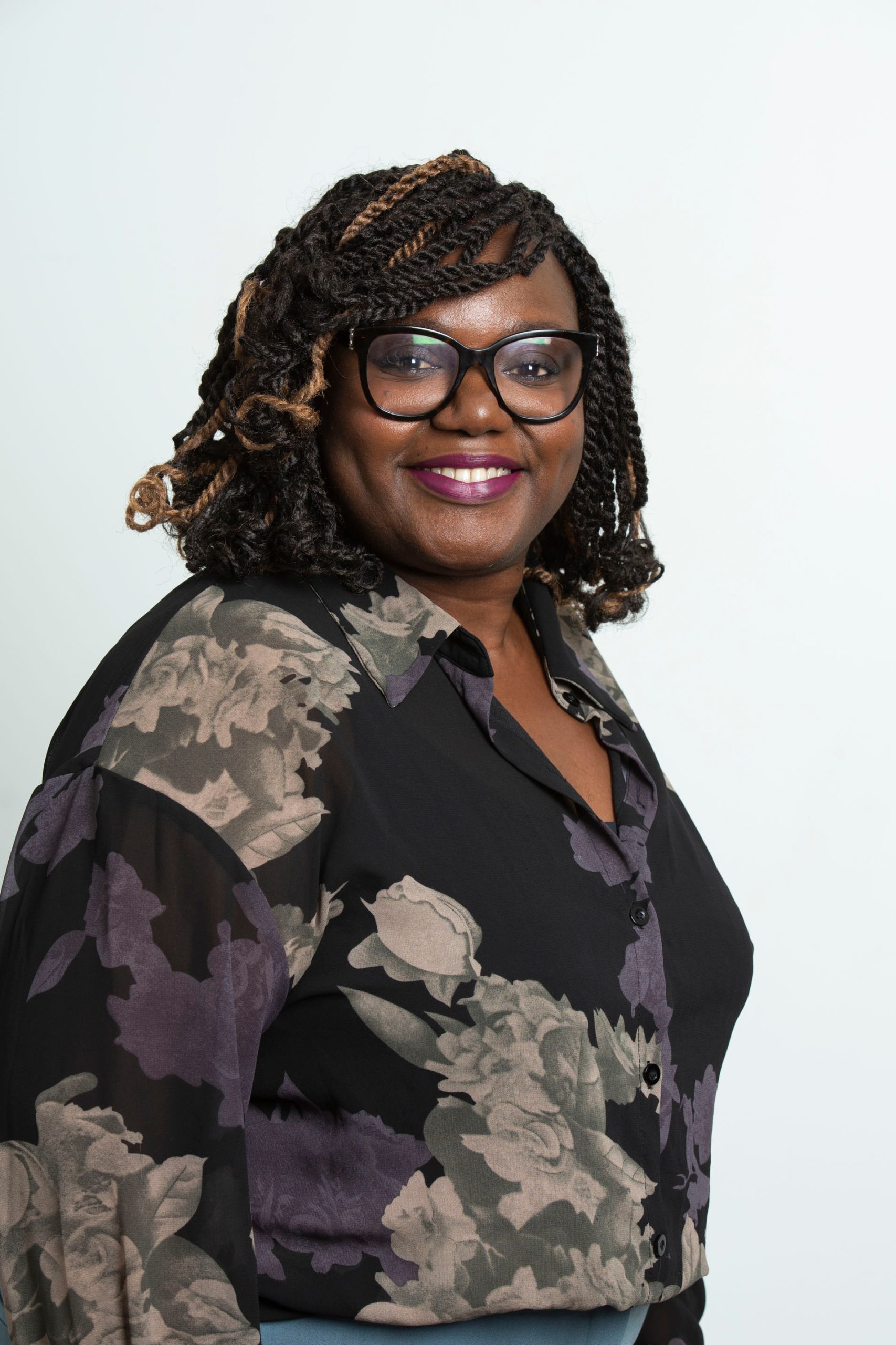 Corinne Bona Ekambi -Chargée de projets